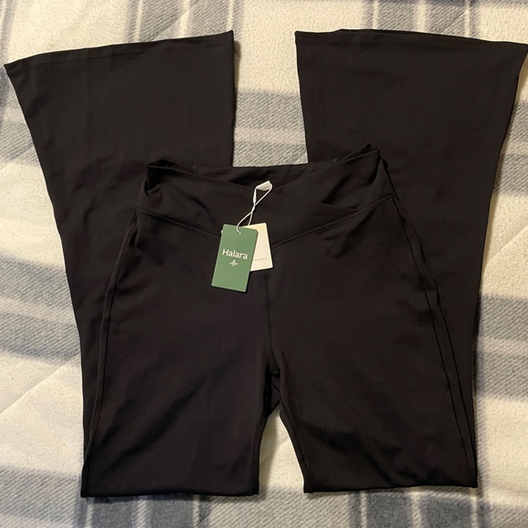 HALARA Crossover Leggings - Picture 2 of 4